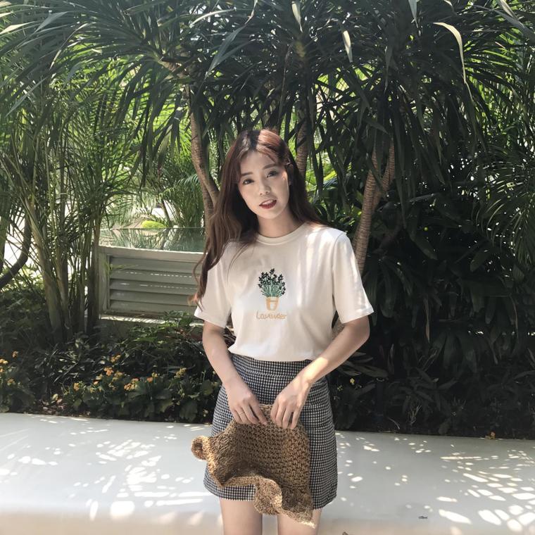 Lavender Embroidery Tee - Women's Floral Embroidered Graphic T-Shirt | ST VON'S FLAIR