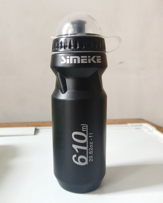 Black water bottle with 'SIMEIKE' branding on a white surface