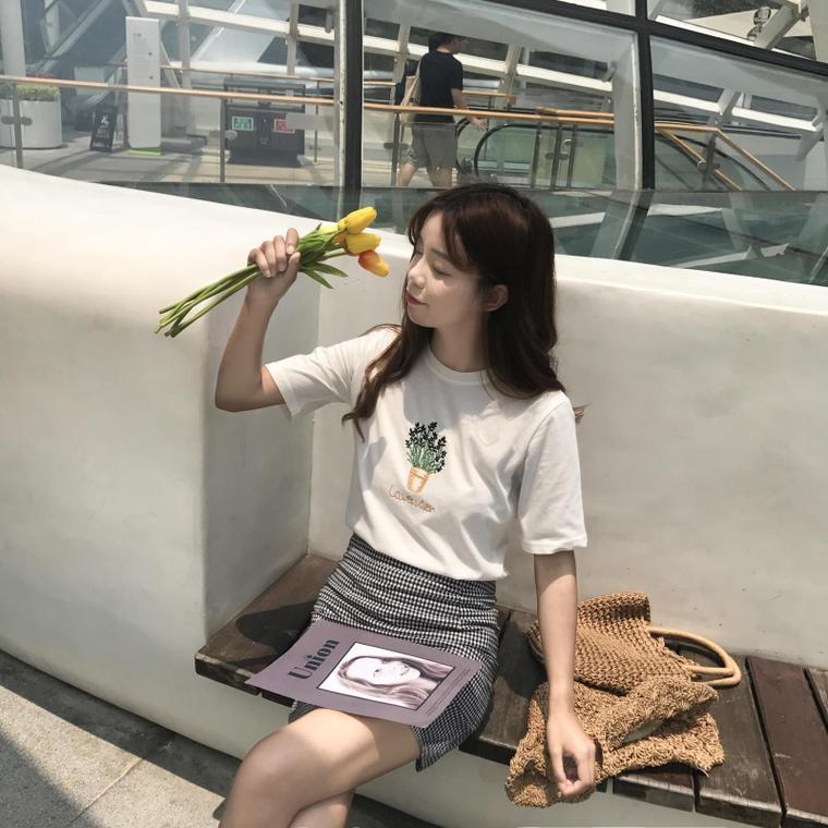 Lavender Embroidery Tee - Women's Floral Embroidered Graphic T-Shirt | ST VON'S FLAIR